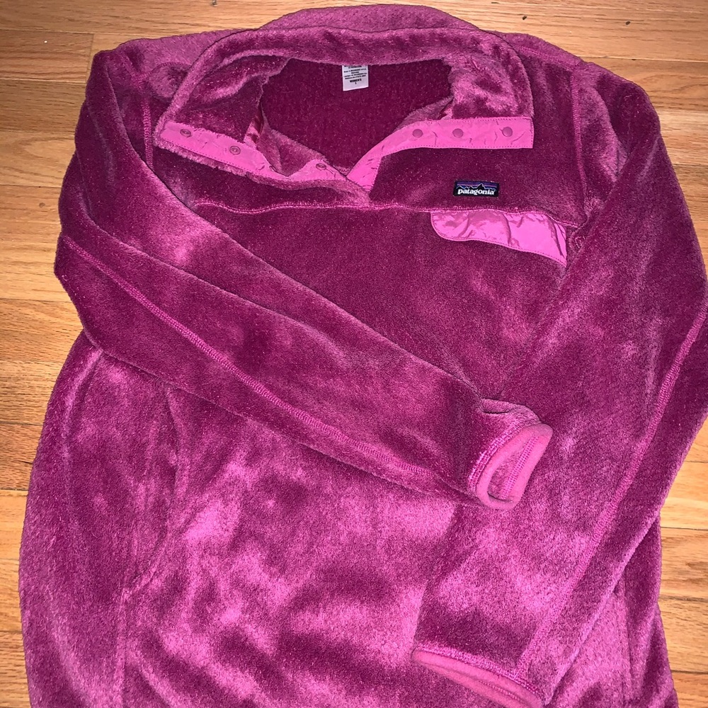 Patagonia Women's Fleece Pullover in Deep Raspberry Pink